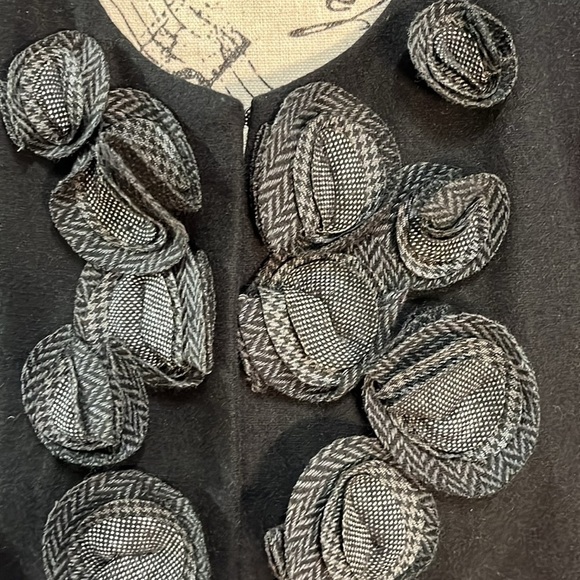 Coldwater Creek Blazer Jacket Fabric Rosettes Black Recycled Wool Artsy Size 10 - Picture 2 of 8